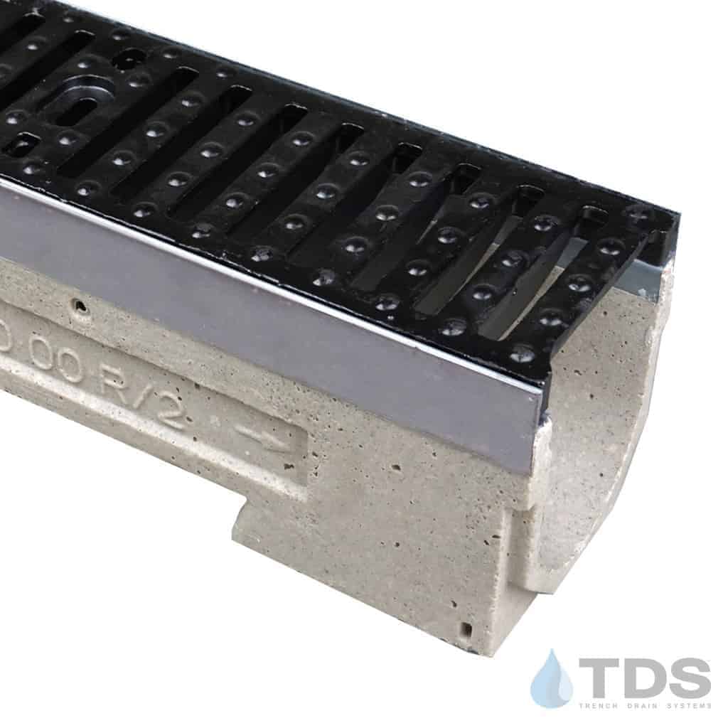 ULMA U100KX polymer concrete pre-sloped stainless edged channel with ductile iron class E grate
