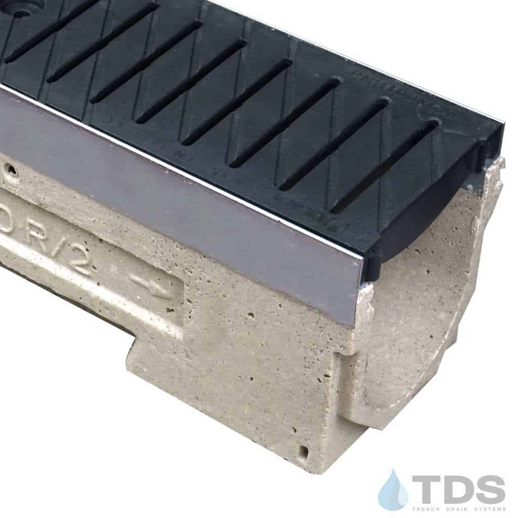 ULMA drain channel with stainless steel edge and polypropylene grate