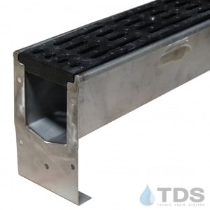 SS600 stainless steel channel with DG0675 plastic transverse slotted grate